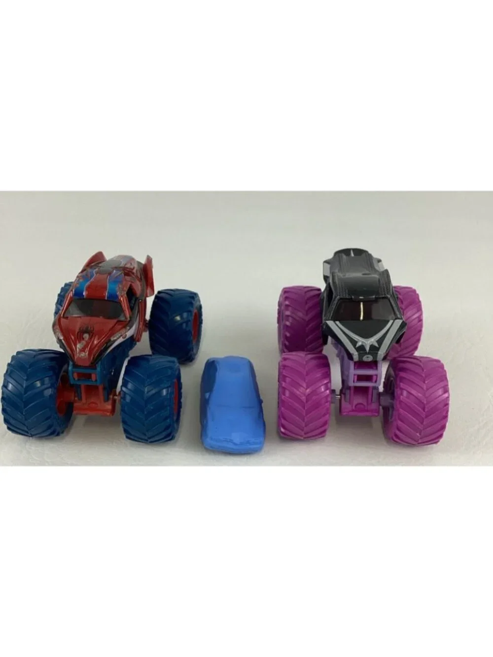 Hot Wheels Monster Jam Truck Marvel Black Panther Spider-Man Crash Car Bundle